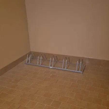 Mandi Mandi In Pista Lejlighed *